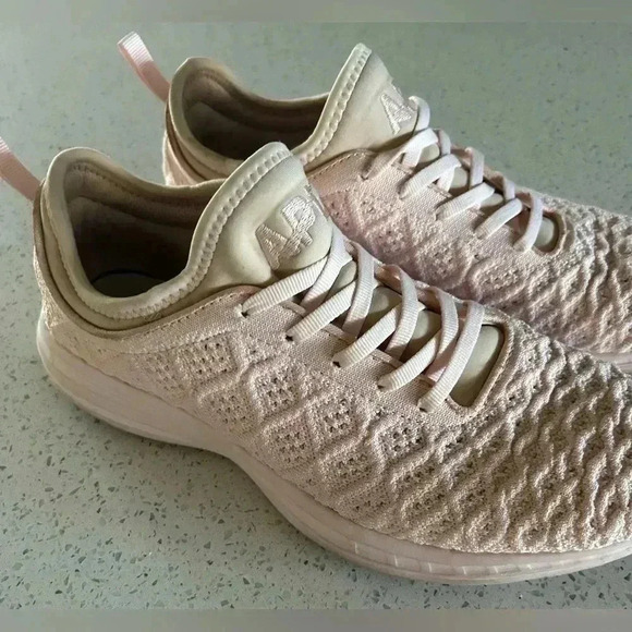 Women’s APL Techloom Phantom blush colored tennis shoe size 10 - Picture 3 of 7